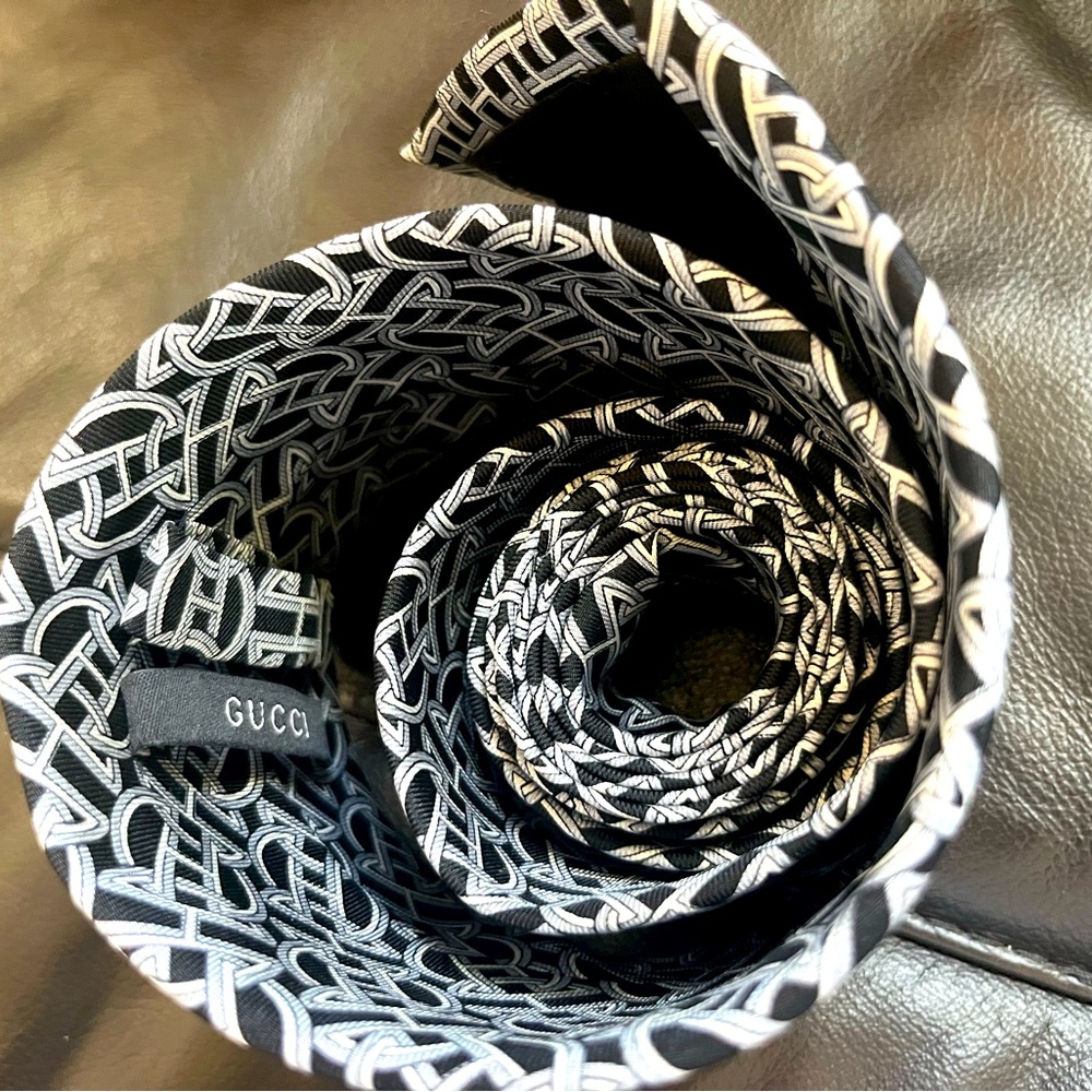 Gucci 100% Silk Men’s Tie